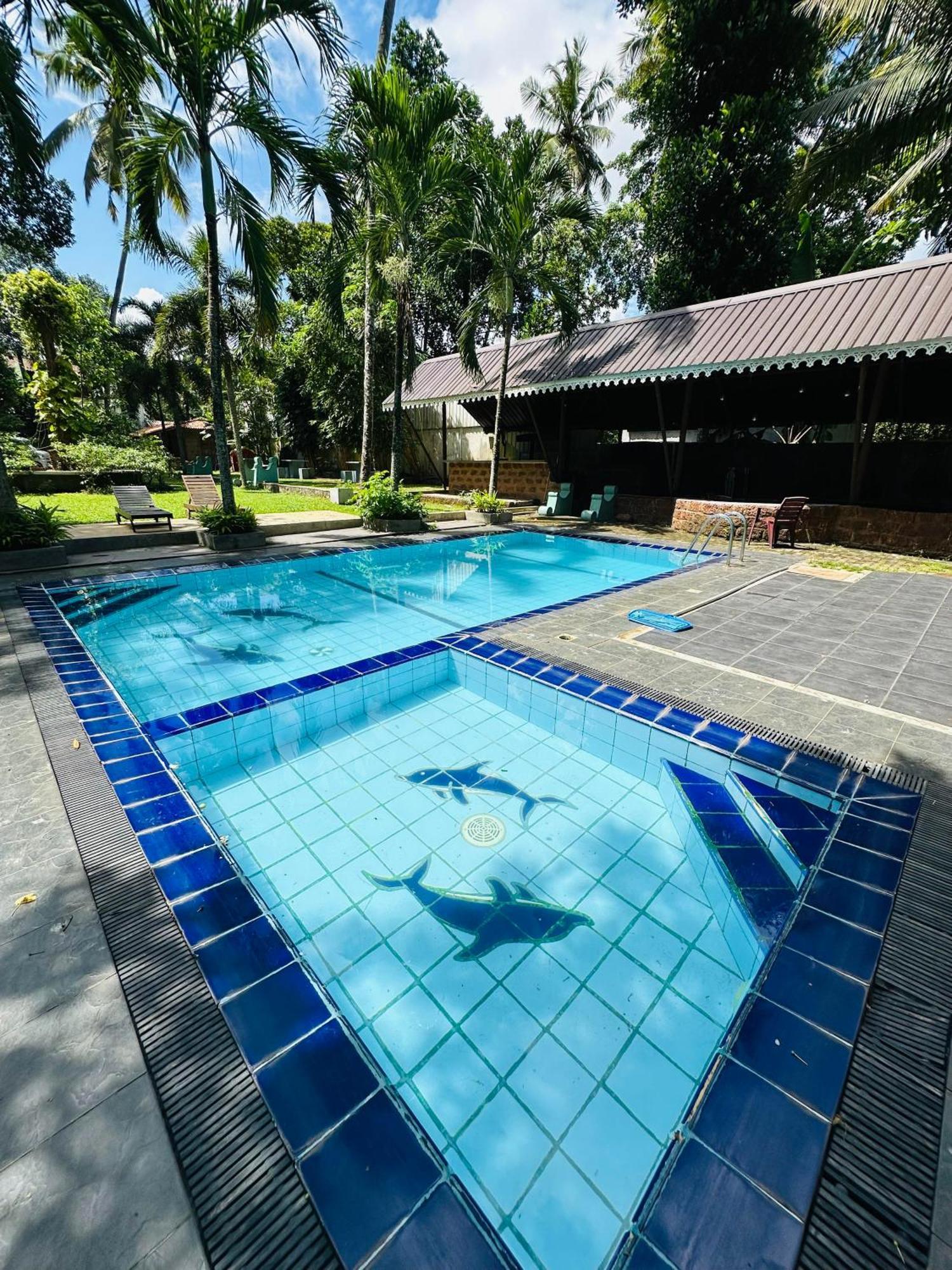Lanka Bangla Inn Villas Restaurant & Travels Katunayake Exterior photo