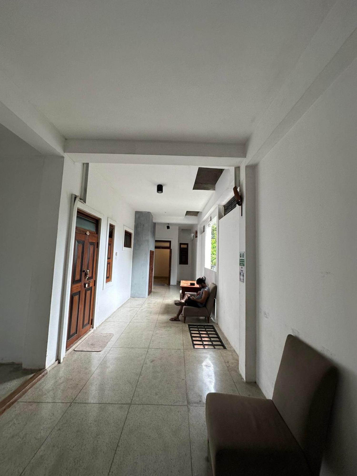 Lanka Bangla Inn Villas Restaurant & Travels Katunayake Exterior photo