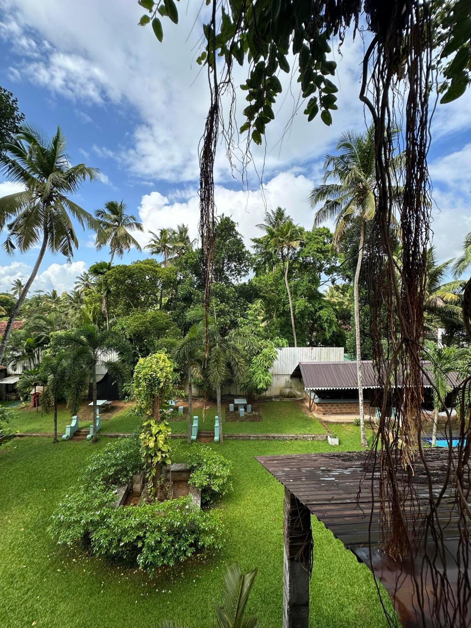 Lanka Bangla Inn Villas Restaurant & Travels Katunayake Exterior photo