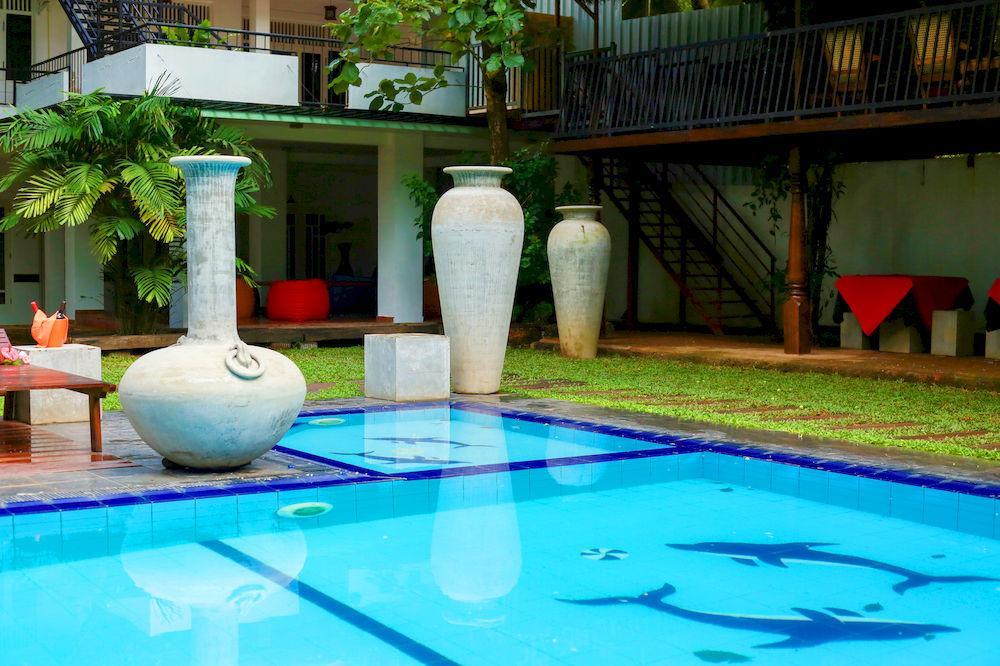 Lanka Bangla Inn Villas Restaurant & Travels Katunayake Exterior photo