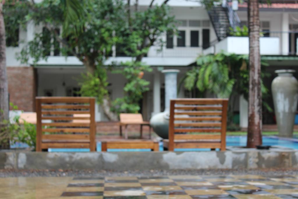 Lanka Bangla Inn Villas Restaurant & Travels Katunayake Exterior photo